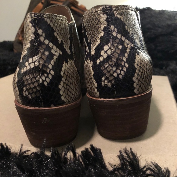 New Madewell Booties - Picture 5 of 8
